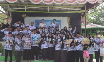 UPACARA MEMPERINGATI HARI GURU NASIONAL DAN HUT PGRI 2022