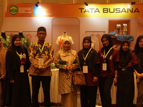 SMA Negeri 2 Sebulu Ikuti Festival Dual Track 2025 di Hotel