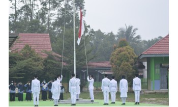 UPACARA PERINGATAN HARI PAHLAWAN 10 NOVEMBER DI SMA NEGERI 2 SEBULU