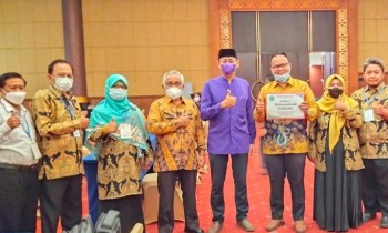 KEPALA SMA NEGERI 2 SEBULU JUARA II DALAM PEMILIHAN KEPALA SEKOLAH BERPRESTASI DAN BERDEDIKASI JENJANG SMA DAN SMK TINGKAT PROVINSI KALIMANTAN TIMUR TAHUN 2021